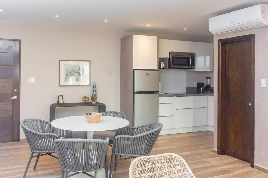 Tradewinds Apartments Simpson Bay Ngoại thất bức ảnh