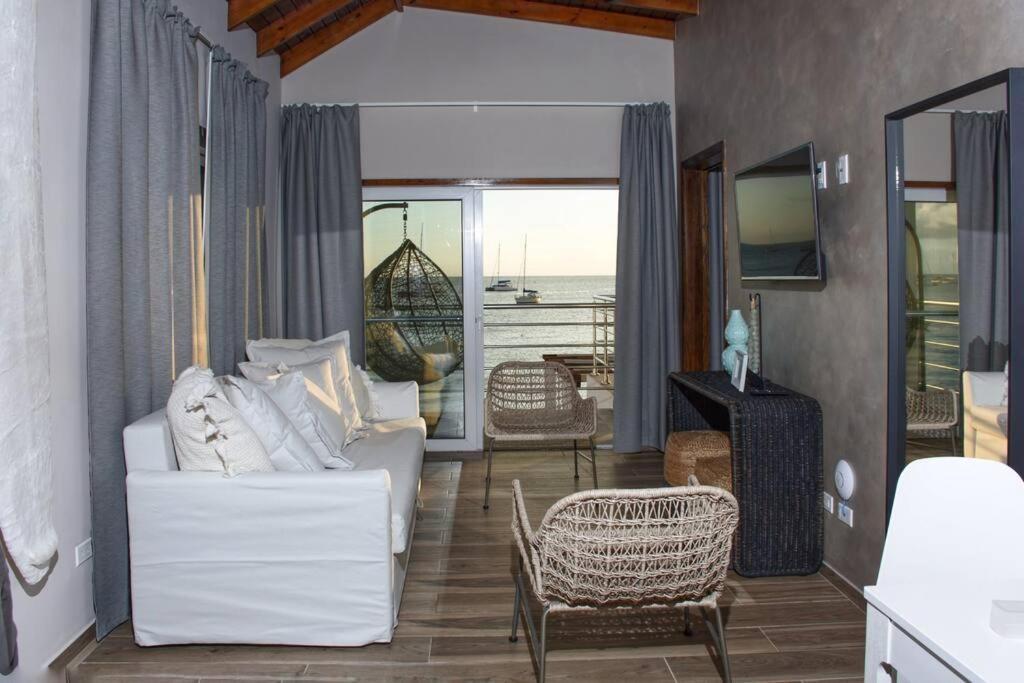 Tradewinds Apartments Simpson Bay Ngoại thất bức ảnh